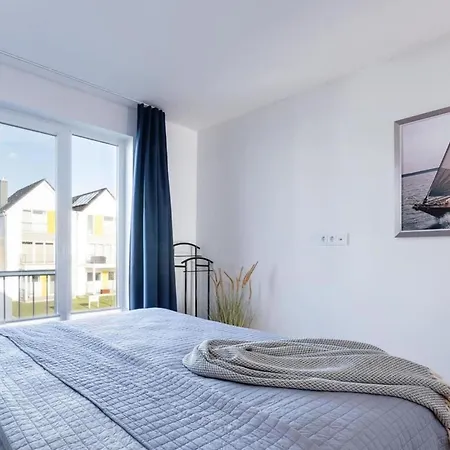 Apartment Sail Away