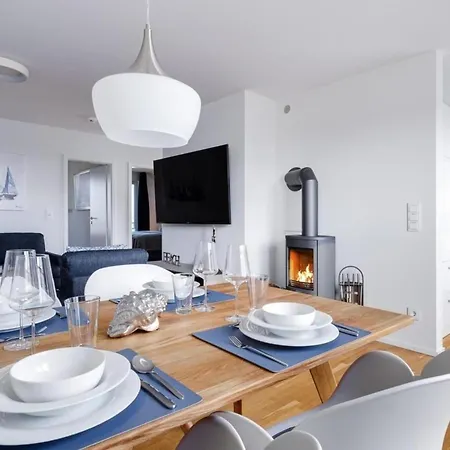 Sail Away Apartment *